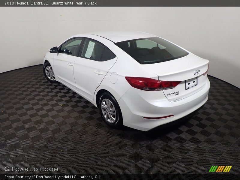 Quartz White Pearl / Black 2018 Hyundai Elantra SE