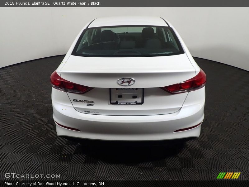 Quartz White Pearl / Black 2018 Hyundai Elantra SE