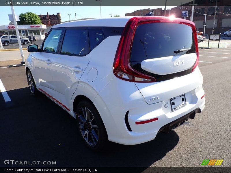 Snow White Pearl / Black 2022 Kia Soul Turbo
