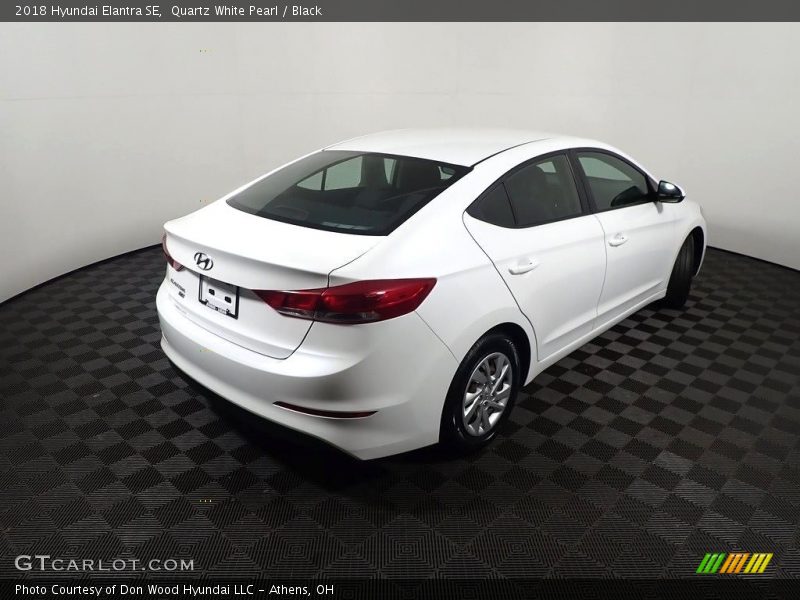 Quartz White Pearl / Black 2018 Hyundai Elantra SE