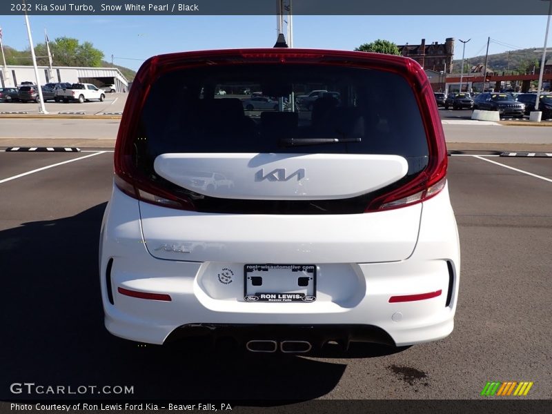 Snow White Pearl / Black 2022 Kia Soul Turbo