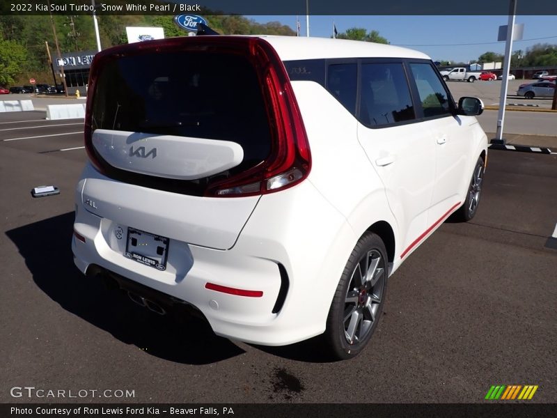 Snow White Pearl / Black 2022 Kia Soul Turbo