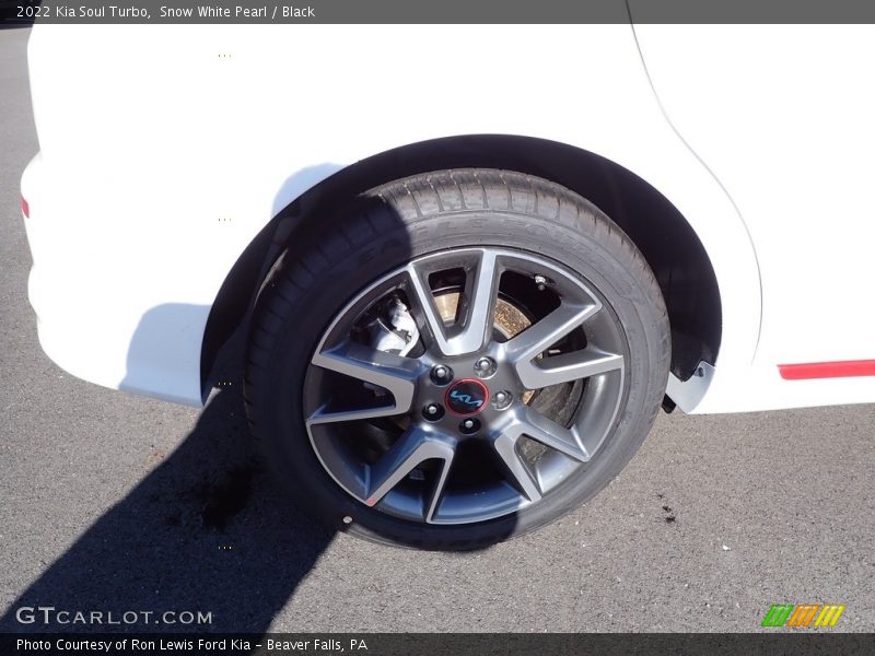 Snow White Pearl / Black 2022 Kia Soul Turbo