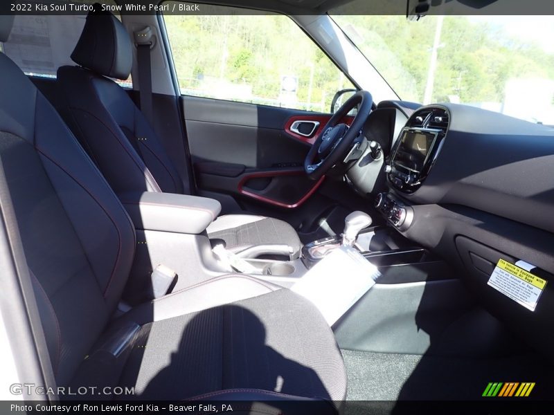 Snow White Pearl / Black 2022 Kia Soul Turbo
