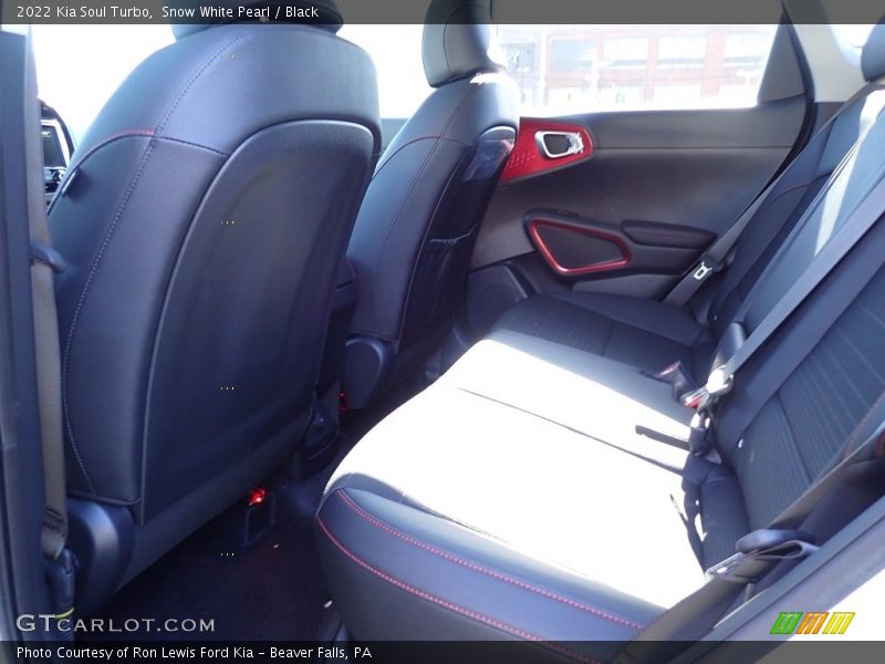 Snow White Pearl / Black 2022 Kia Soul Turbo