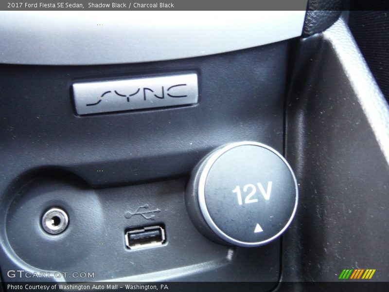 Shadow Black / Charcoal Black 2017 Ford Fiesta SE Sedan