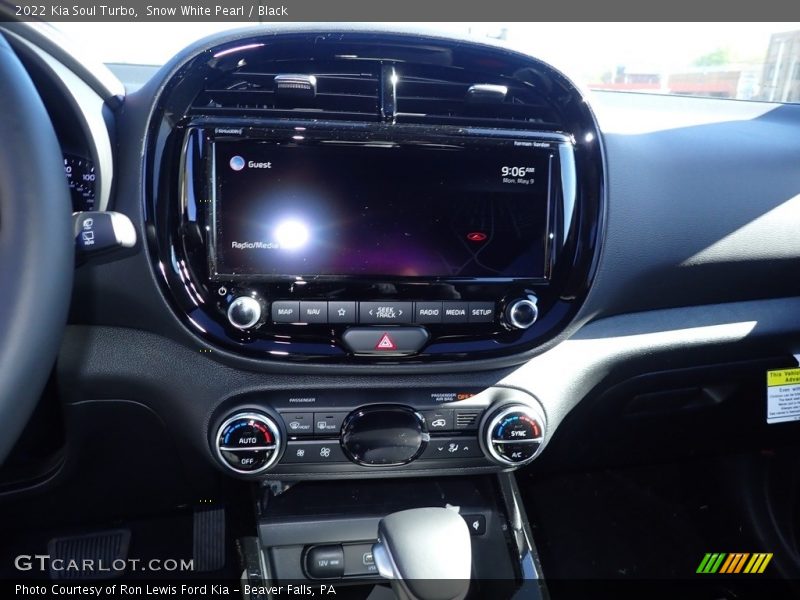 Snow White Pearl / Black 2022 Kia Soul Turbo
