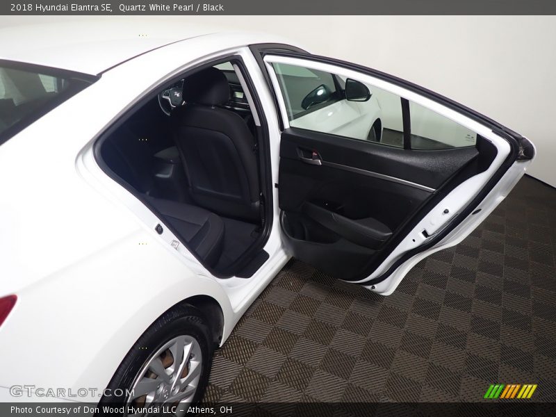 Quartz White Pearl / Black 2018 Hyundai Elantra SE