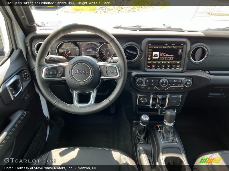 Bright White / Black 2022 Jeep Wrangler Unlimited Sahara 4x4