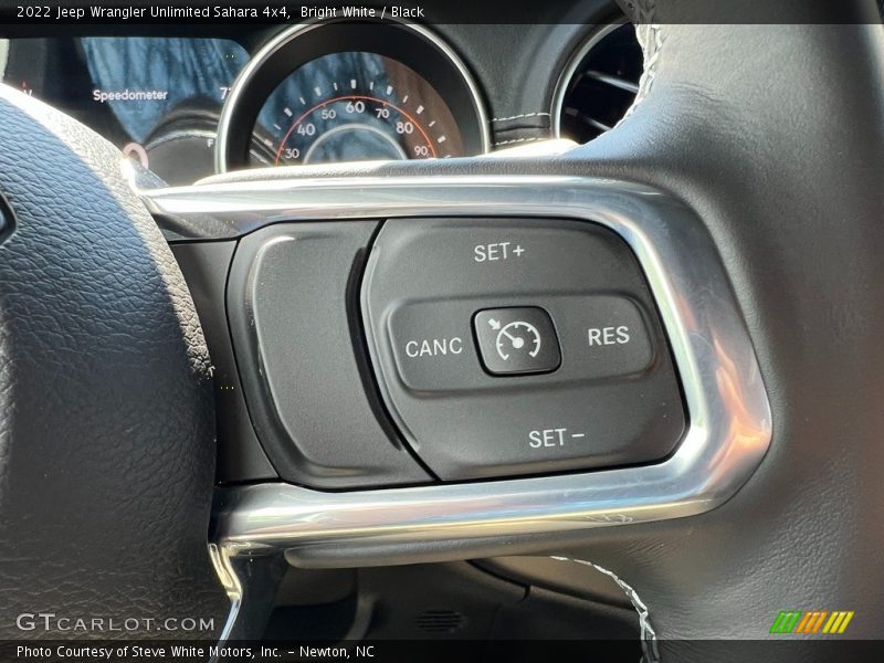 Bright White / Black 2022 Jeep Wrangler Unlimited Sahara 4x4