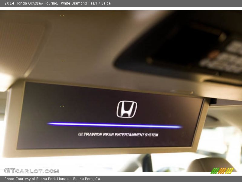 White Diamond Pearl / Beige 2014 Honda Odyssey Touring