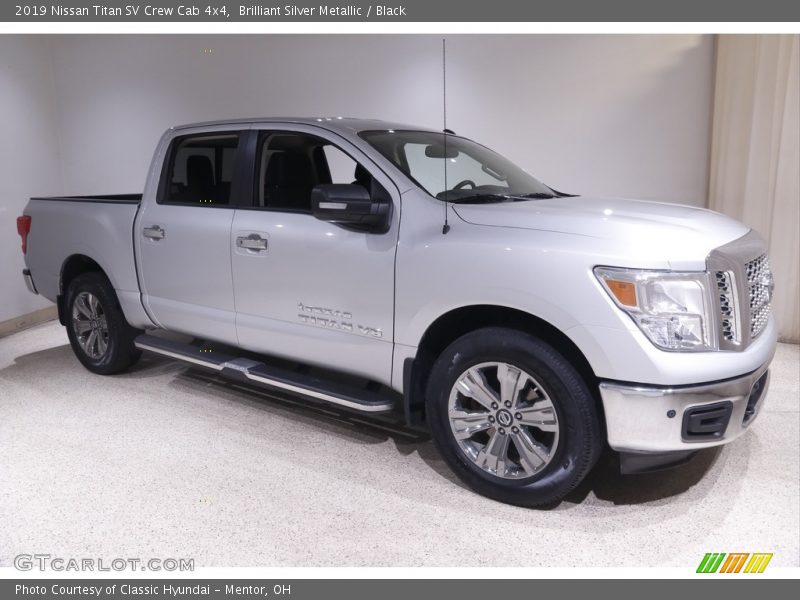 Brilliant Silver Metallic / Black 2019 Nissan Titan SV Crew Cab 4x4