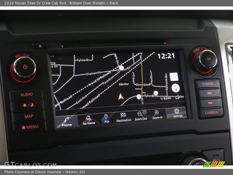 Brilliant Silver Metallic / Black 2019 Nissan Titan SV Crew Cab 4x4