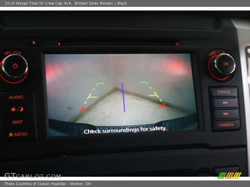 Brilliant Silver Metallic / Black 2019 Nissan Titan SV Crew Cab 4x4