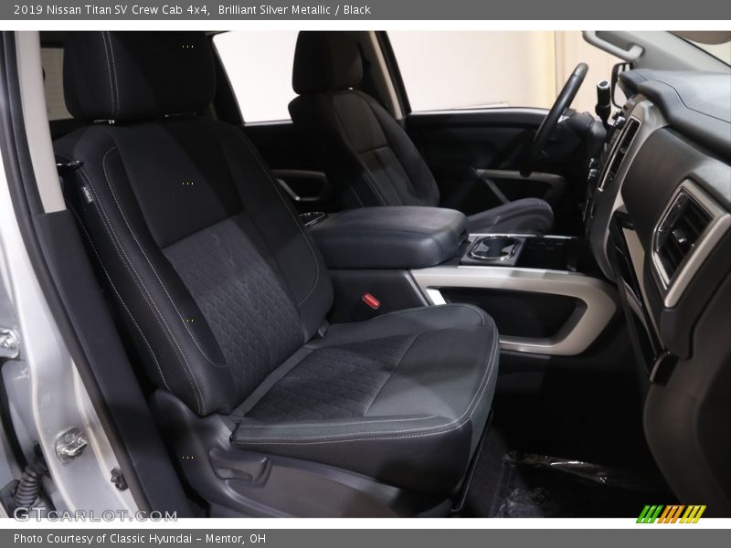 Brilliant Silver Metallic / Black 2019 Nissan Titan SV Crew Cab 4x4