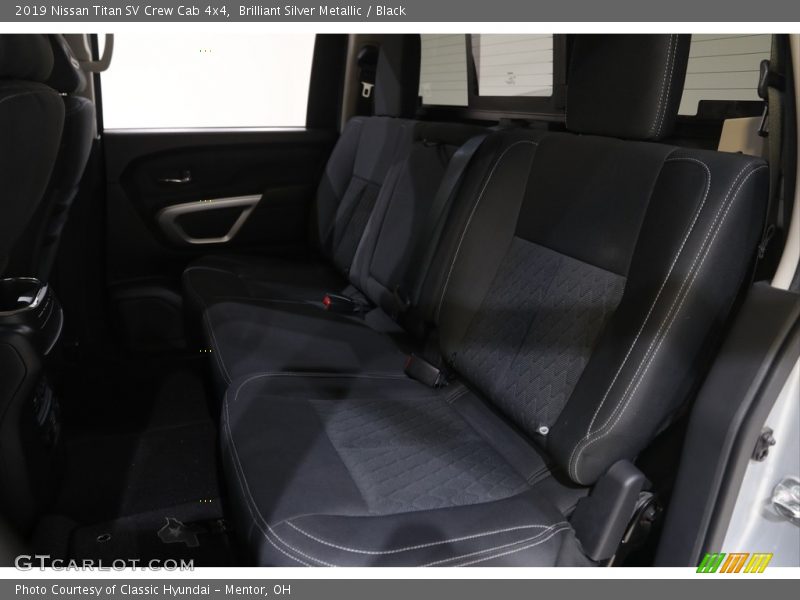 Brilliant Silver Metallic / Black 2019 Nissan Titan SV Crew Cab 4x4