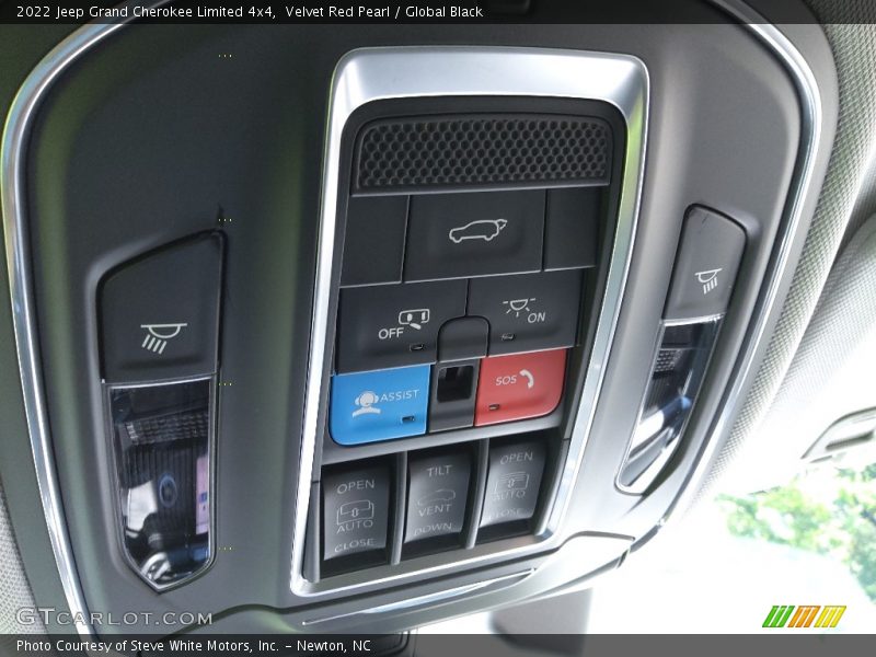 Velvet Red Pearl / Global Black 2022 Jeep Grand Cherokee Limited 4x4