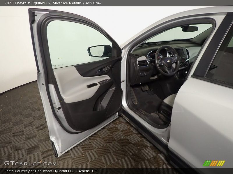 Silver Ice Metallic / Ash Gray 2020 Chevrolet Equinox LS