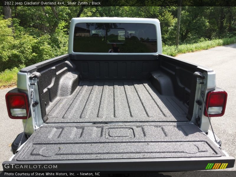 Silver Zynith / Black 2022 Jeep Gladiator Overland 4x4