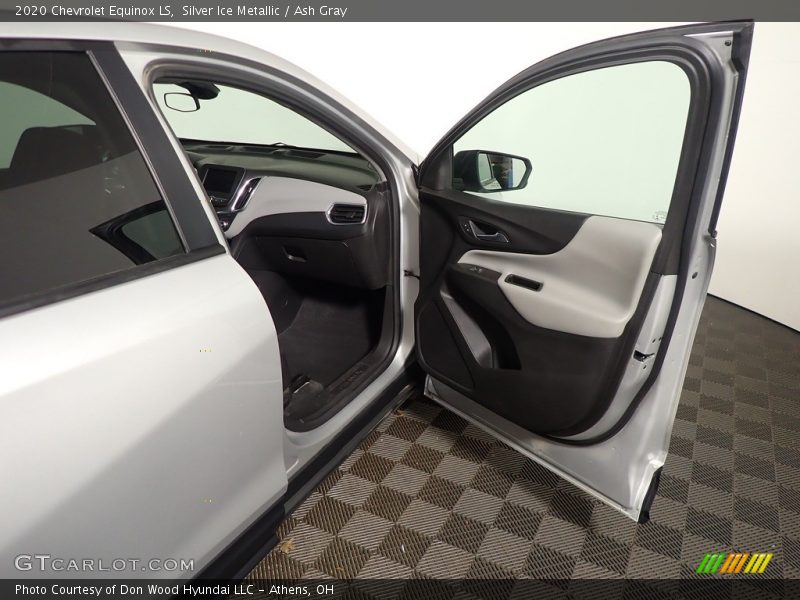Silver Ice Metallic / Ash Gray 2020 Chevrolet Equinox LS