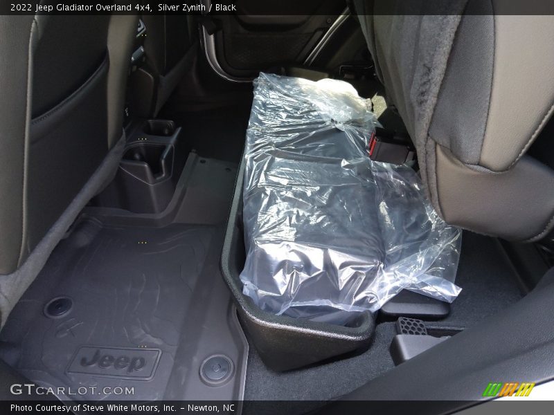 Silver Zynith / Black 2022 Jeep Gladiator Overland 4x4
