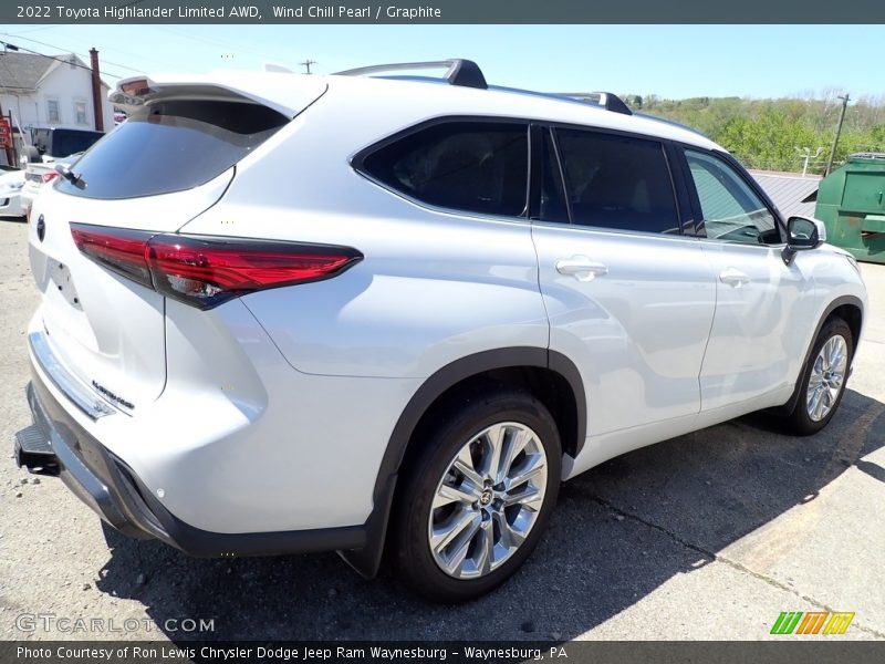 Wind Chill Pearl / Graphite 2022 Toyota Highlander Limited AWD