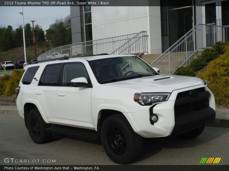 Super White / Black 2019 Toyota 4Runner TRD Off-Road 4x4