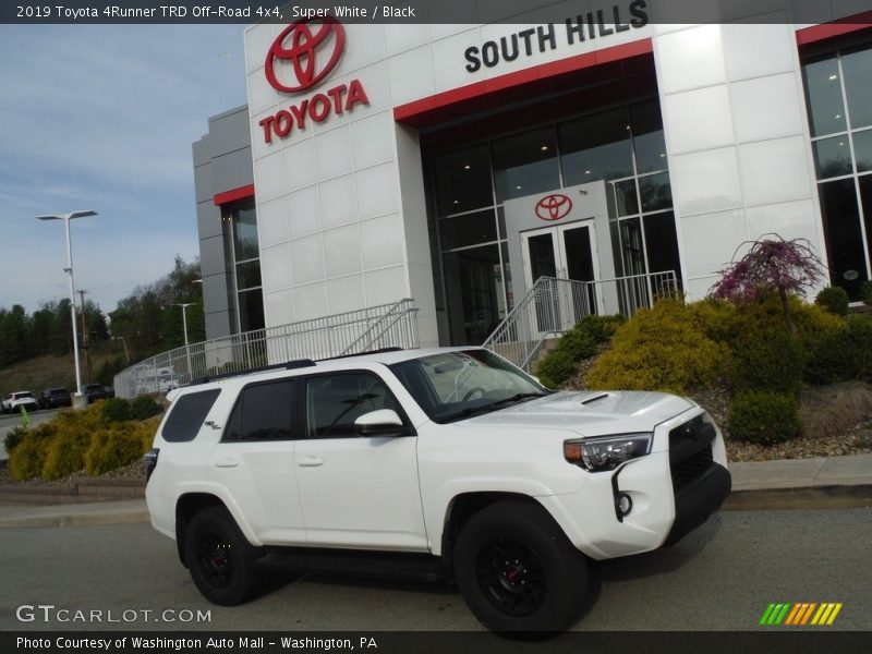 Super White / Black 2019 Toyota 4Runner TRD Off-Road 4x4