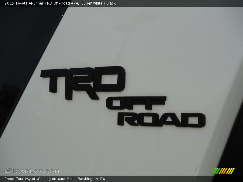 Super White / Black 2019 Toyota 4Runner TRD Off-Road 4x4