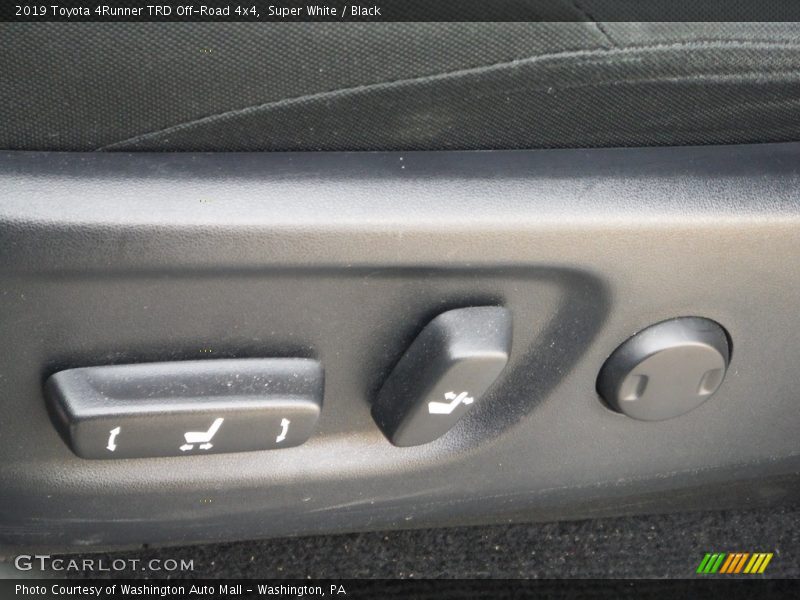 Super White / Black 2019 Toyota 4Runner TRD Off-Road 4x4
