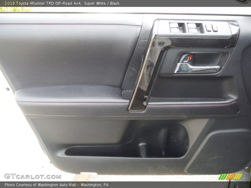 Super White / Black 2019 Toyota 4Runner TRD Off-Road 4x4