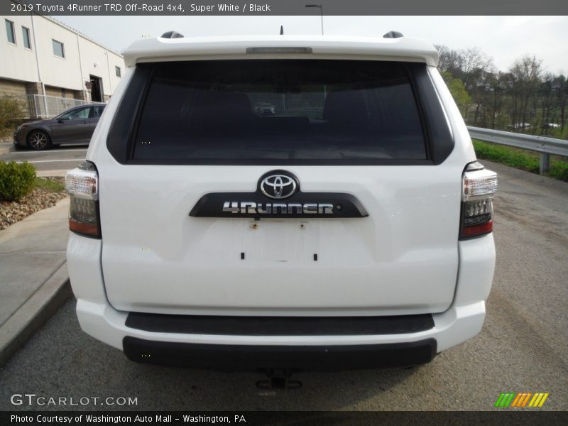 Super White / Black 2019 Toyota 4Runner TRD Off-Road 4x4