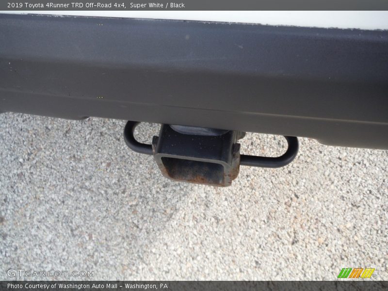 Super White / Black 2019 Toyota 4Runner TRD Off-Road 4x4