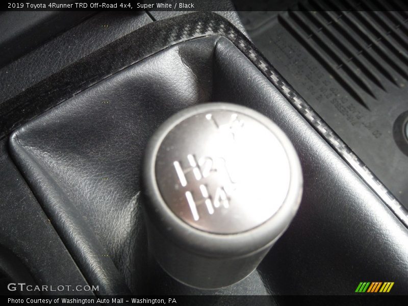 Super White / Black 2019 Toyota 4Runner TRD Off-Road 4x4