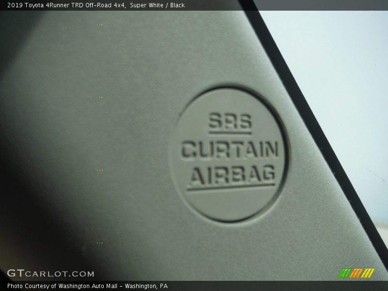 Super White / Black 2019 Toyota 4Runner TRD Off-Road 4x4