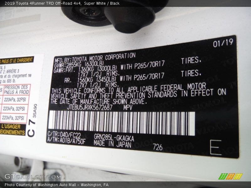 Super White / Black 2019 Toyota 4Runner TRD Off-Road 4x4
