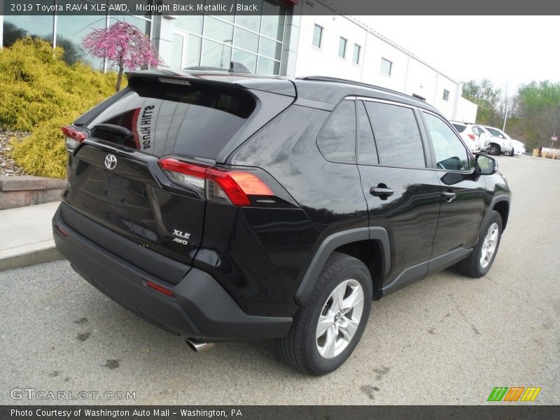 Midnight Black Metallic / Black 2019 Toyota RAV4 XLE AWD