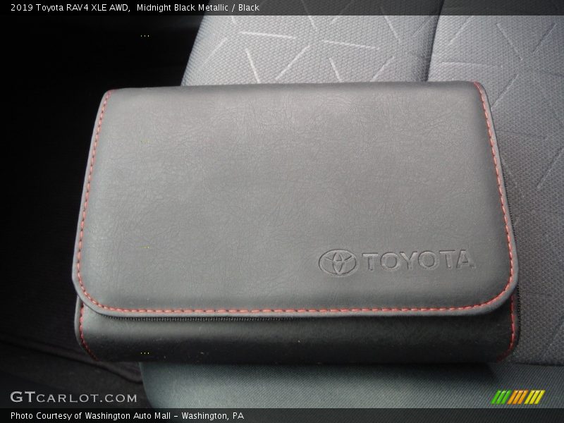 Midnight Black Metallic / Black 2019 Toyota RAV4 XLE AWD