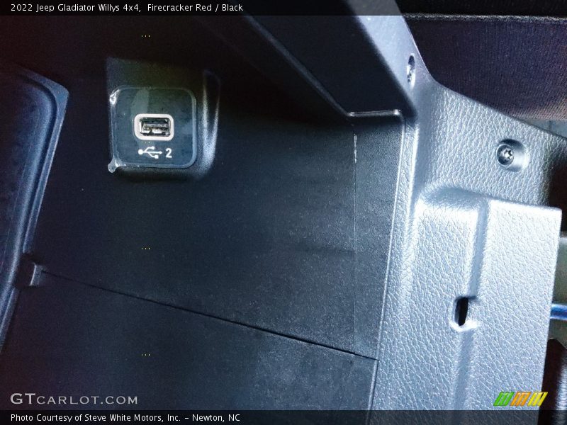 Firecracker Red / Black 2022 Jeep Gladiator Willys 4x4