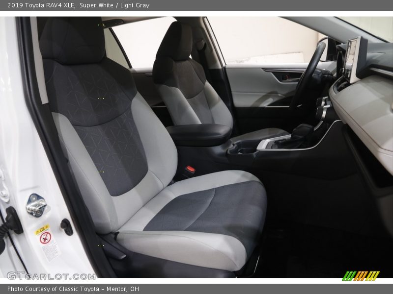 Super White / Light Gray 2019 Toyota RAV4 XLE
