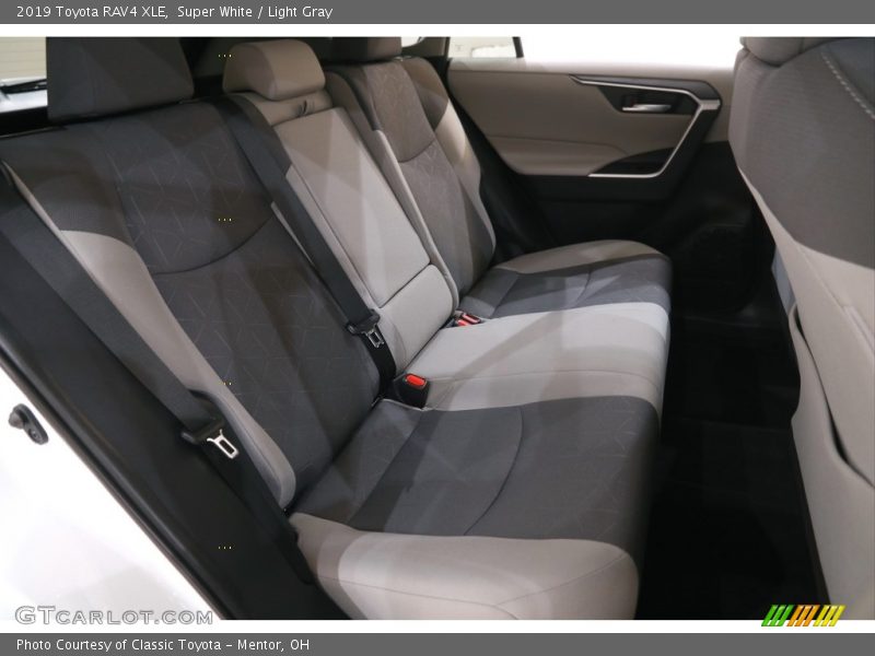 Super White / Light Gray 2019 Toyota RAV4 XLE
