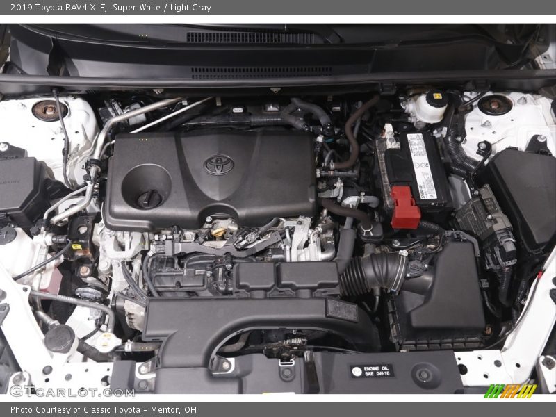 Super White / Light Gray 2019 Toyota RAV4 XLE