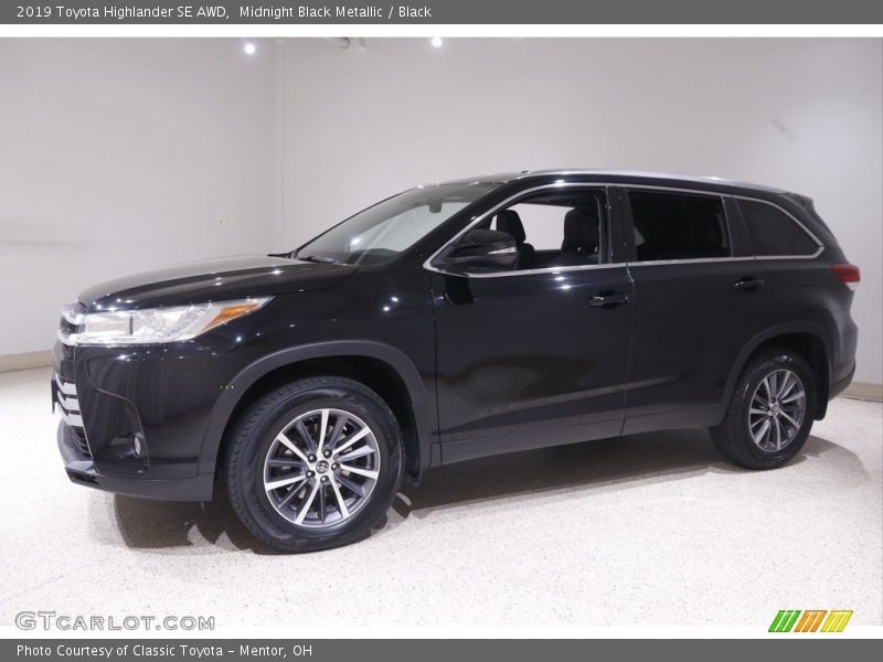 Midnight Black Metallic / Black 2019 Toyota Highlander SE AWD