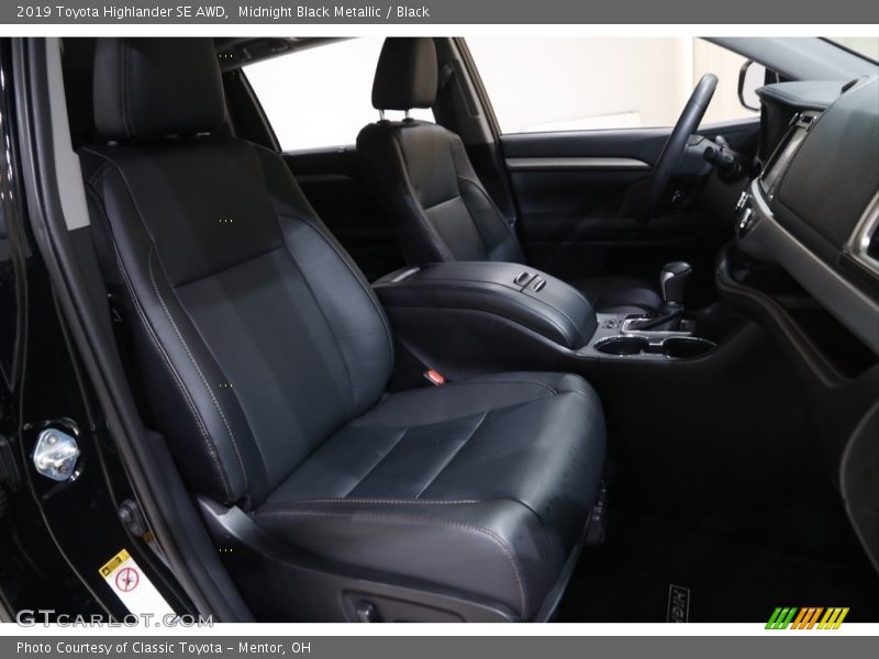Midnight Black Metallic / Black 2019 Toyota Highlander SE AWD