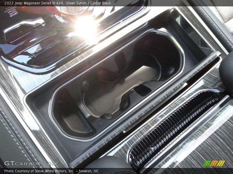 Silver Zynith / Global Black 2022 Jeep Wagoneer Series III 4x4