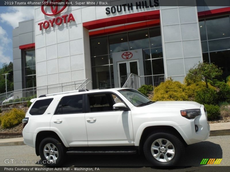 Super White / Black 2019 Toyota 4Runner SR5 Premium 4x4