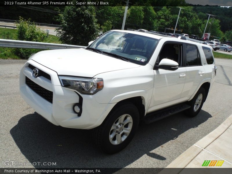 Super White / Black 2019 Toyota 4Runner SR5 Premium 4x4