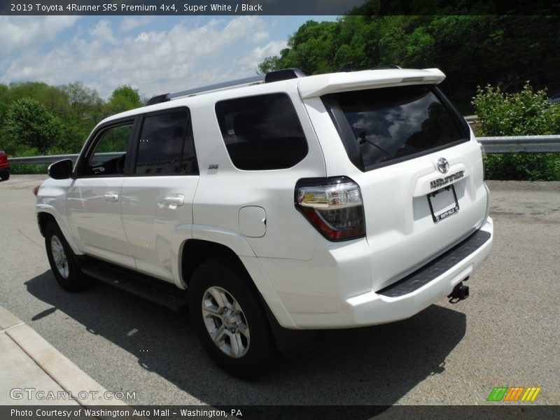 Super White / Black 2019 Toyota 4Runner SR5 Premium 4x4
