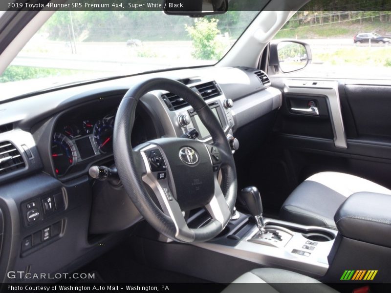Super White / Black 2019 Toyota 4Runner SR5 Premium 4x4
