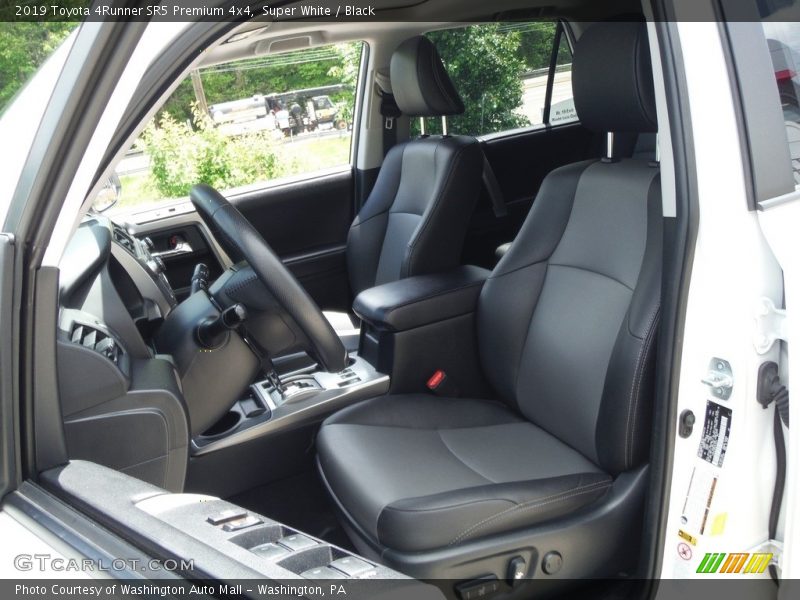 Super White / Black 2019 Toyota 4Runner SR5 Premium 4x4